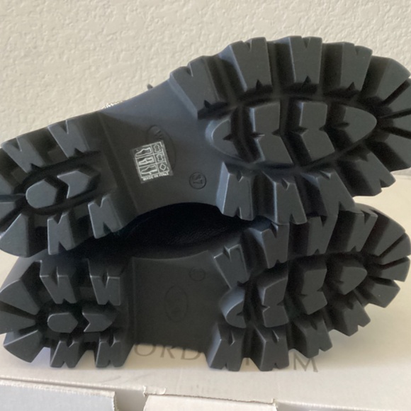 CHARLES DAVID Hacker Bootie (Women), size 6.5US / 37EU - Picture 6 of 9